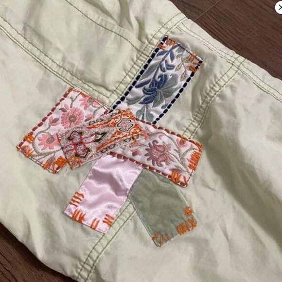 Miss Me Patchwork Light Green‎ Capri Pants MEDIUM - Picture 5 of 7